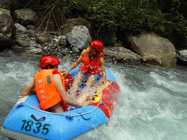 【西岭峡漂流+斜源古镇1日游】成都周边1日游夏季清凉漂流之旅（含漂流费）